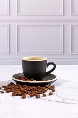 Kahve çekirdekleri kızarmış aroma aromalı kahve kahve kahve espresso kafein içecek ürünleri organik arabika bardağı.