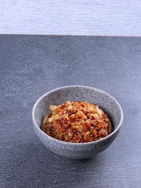 Asya usulü pirinç porselen mısır gevreği ev yapımı mutluluk mutfağı diyeti öğle yemeği doğal çiğ yemek