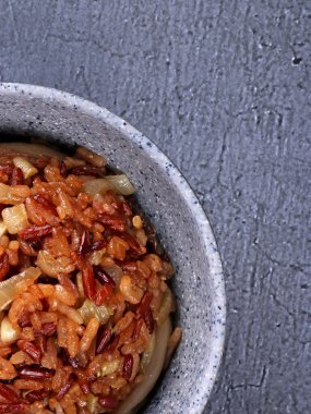 Asya usulü pirinç porselen mısır gevreği ev yapımı mutluluk mutfağı diyeti öğle yemeği doğal çiğ yemek