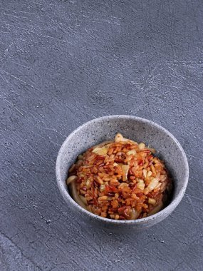 Asya usulü pirinç porselen mısır gevreği ev yapımı mutluluk mutfağı diyeti öğle yemeği doğal çiğ yemek