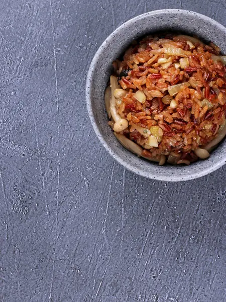 Asya usulü pirinç porselen mısır gevreği ev yapımı mutluluk mutfağı diyeti öğle yemeği doğal çiğ yemek