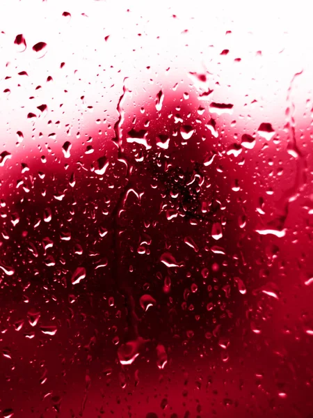 Regentropfen Auf Glas Farbe 2023 Viva Magenta Hochwertiges Foto — Stockfoto