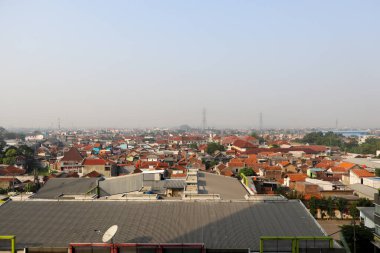 Bandung, Endonezya - 05.31.2024: Güney Bandung 'da Yoğun Nüfuslu Konut Alanının Havadan Görünümü