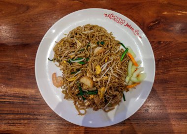 Bandung, Endonezya - 7 Haziran 2024: MM Juice Restaurant 'ta Kızarmış Erişte