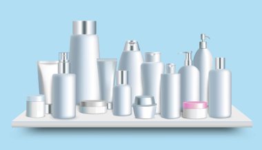 Plastik kozmetik şişeleri gerçekçi vektör illüstrasyonları oluşturur. Sıvı sabun, krem, jöle, losyon, şampuan veya diğer kavanozlar için güzellik ürünleri koleksiyonu