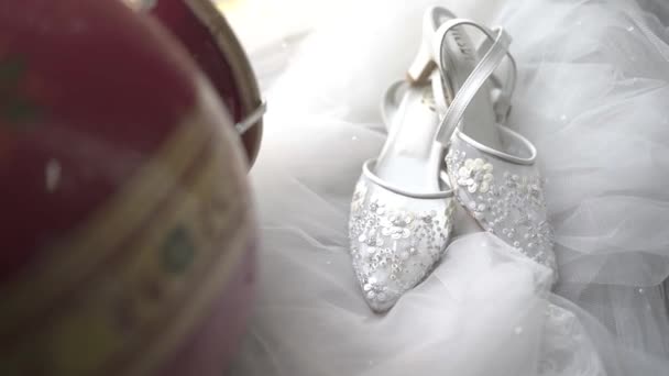 Вступайте Чарівність Нашим Приголомшливим Весільним Взуттям Створені Уважною Увагою Деталей — стокове відео