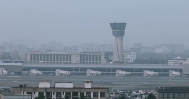 India International Airport Radar Traffic Control Tower Luchtverkeerstoren Internationale Luchthaven — Stockvideo