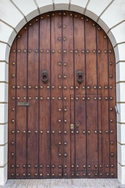 Historic Wooden Door Arch — Stock Photo, Image