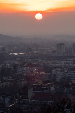 Kışın Freiburg im breisgau 'da gün batımı