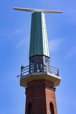 Hamburg Limanı 'ndaki radar istasyonu Steinwerder.