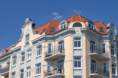 Hamburg 'daki muhteşem yenilenmiş eski bina.