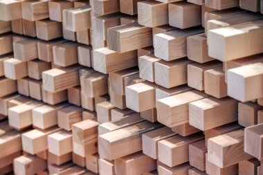 arkaplan olarak dizilmiş kare kereste