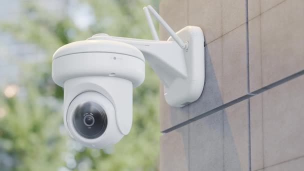 闭路电视摄像头安装在大楼或办公室的墙壁上 为监视目的对该地区进行扫描 可用于安全工作的背景 3D渲染 — 图库视频影像