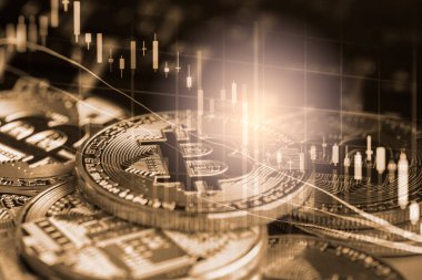 Modern bir takas yöntemi. Bitcoin küresel ekonomi piyasasında uygun bir ödemedir. Sanal dijital para birimi ve finansal yatırım ticaret kavramı. Altın bitcoin arka planına sahip soyut kripto para birimi.