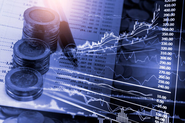 График торговли на фондовом рынке или на рынке Форекс и диаграмма подсвечников подходят для концепции финансовых инвестиций. Экономические тенденции фон для бизнес-идеи и всех художественных работ дизайн. Абстрактное финансирование.