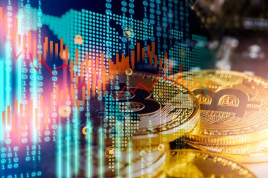 Modern bir takas yöntemi. Bitcoin küresel ekonomi piyasasında uygun bir ödemedir. Sanal dijital para birimi ve finansal yatırım ticaret kavramı. Altın bitcoin arka planına sahip soyut kripto para birimi.