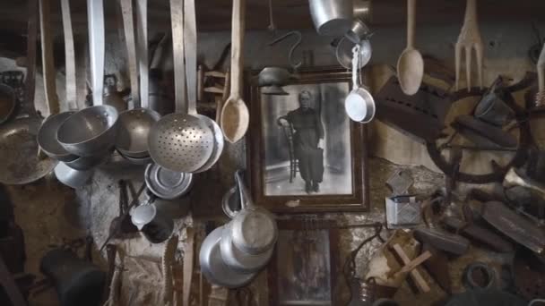 Peschici Talya Lug 2021 Mutfak Gereçleriyle Dolu Eski Bir Mutfak — Stok video