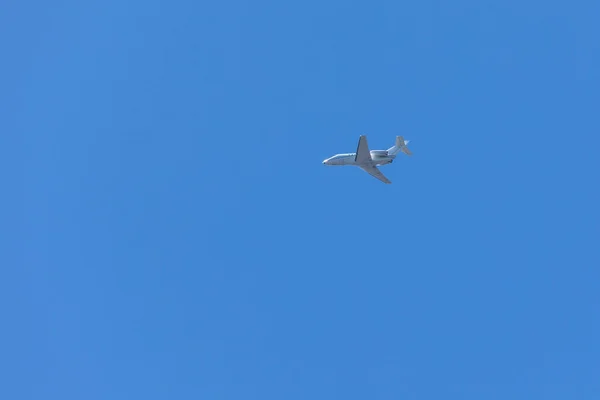Private Jet Plane Flying Blue Sky Clouds Transportation Air Travel — Stok fotoğraf