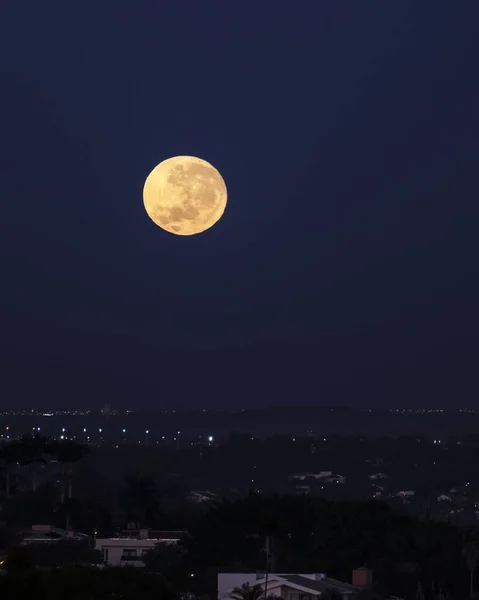 Lua Cheia Debaixo Cidade Astronomia Natureza Super Lua Moonset — Fotografia de Stock