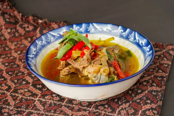 Stock image thai spicy curry with chicken and vegetables