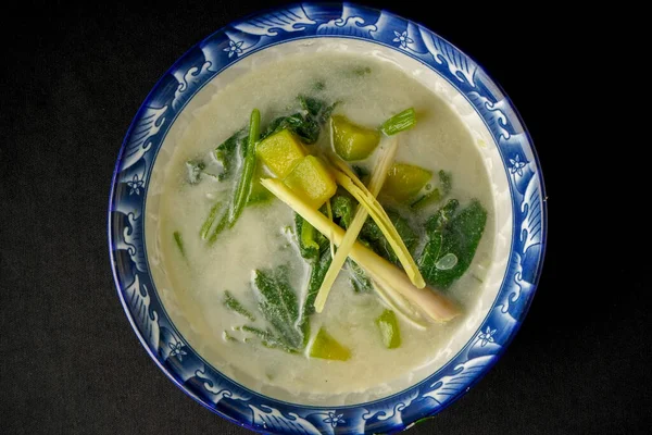 Sopa Verde Com Frango Legumes — Fotografia de Stock