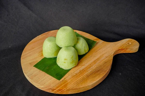 Zelené Mango Ovoce Dřevěné Desce — Stock fotografie