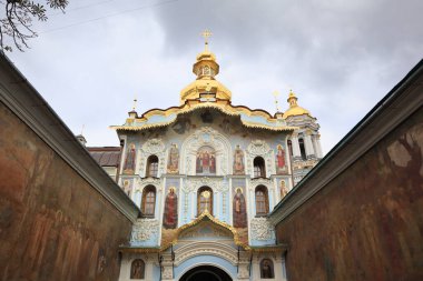 Ukrayna 'nın başkenti Kyiv' de bulunan Kyiv-Pechersk Lavra 'ya giriş.