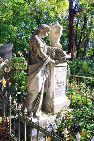 Escultura Antiga Sobre Lápide Uma Antiga Sepultura Cemitério Baikove Kiev — Fotografia de Stock