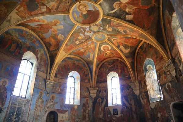 17世纪在乌克兰基辅的Berestov救世主教堂的内部 — 图库照片