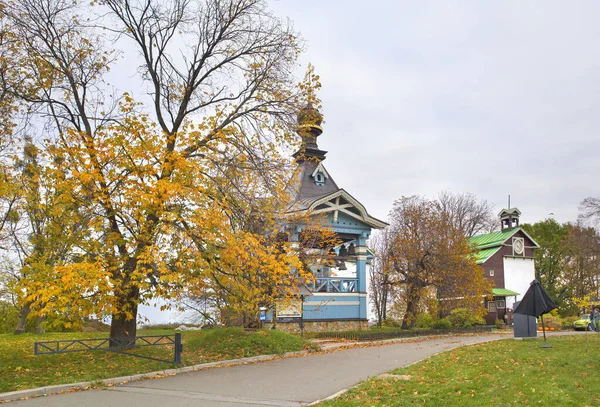 Campanario Vintage Del Monasterio Jónico Santísima Trinidad Jardín Botánico Kiev —  Fotos de Stock