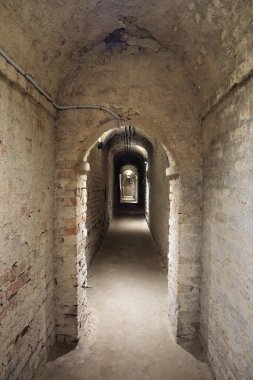 Lutsk, Ukrayna 'daki Kutsal Üçlü Katedrali' nin altındaki zindanlar.