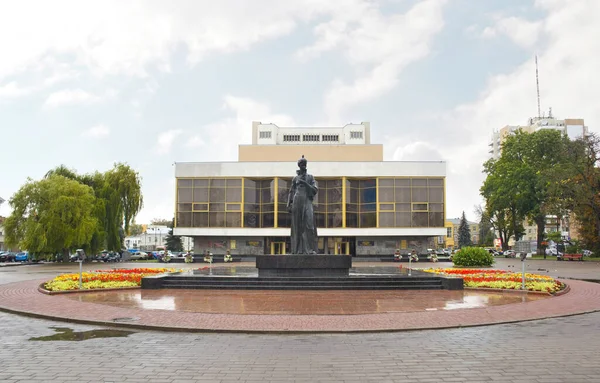 Pomnik Słynnej Ukraińskiej Pisarki Lesji Ukrainki Łucku Ukraina — Zdjęcie stockowe