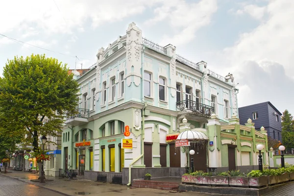 乌克兰卢茨克市中心的历史建筑 — 图库照片