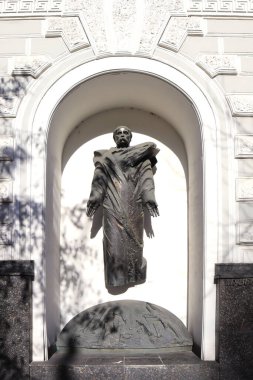Ukrayna 'nın Kyiv kentindeki Taras Shevchenko Ulusal Müzesi yakınlarındaki Taras Shevchenko Anıtı