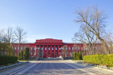  Ukrayna, Kyiv 'deki Ulusal Taras Shevchenko Üniversitesi' nin ana kırmızı binası