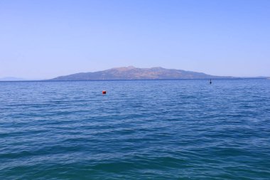 Arnavutluk 'un Saranda kentindeki Korfu Adası manzarası