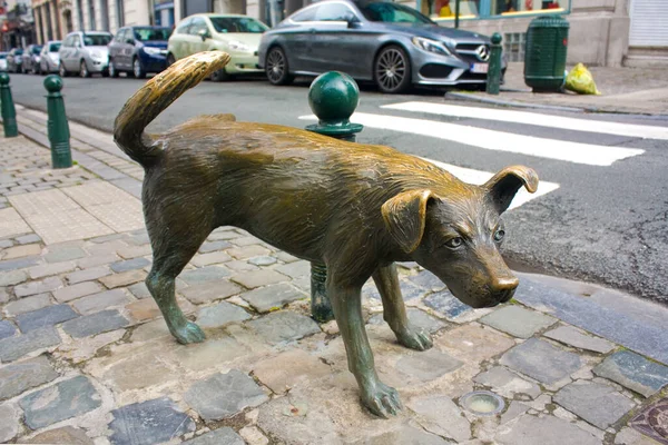 Zinneke Pis Errichtet Von Tom Frantzen 1998 Urinierender Hund Ähnlich — Stockfoto