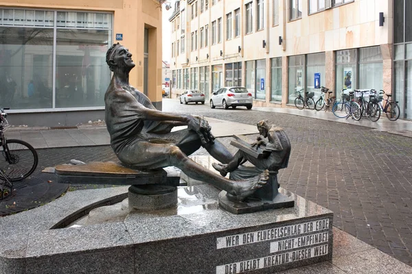 Скульптура Zor Reinhold Fountain Скульптора Вольфганга Дрейссе Пішохідній Зоні Галле — стокове фото