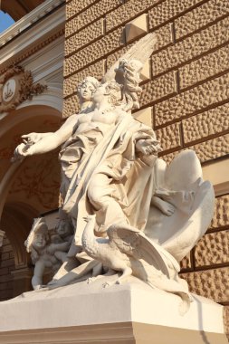 Odessa, Ukrayna 'daki Opera Binası' nın heykel kompozisyonu