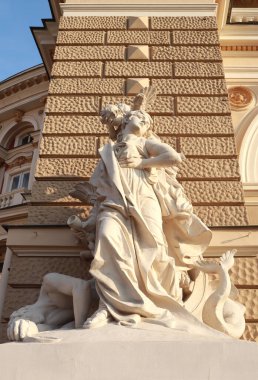 Odessa, Ukrayna 'daki Opera Binası' nın heykel kompozisyonu