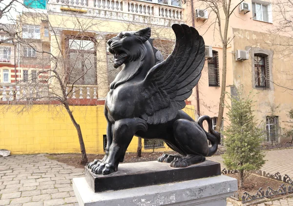 Escultura Griffon Preto Odessa Ucrânia — Fotografia de Stock