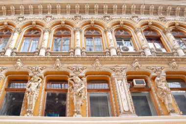  Passage 'daki avlunun içi - Odessa, Ukrayna' daki eski kapalı alışveriş merkezi ve mimari anıt