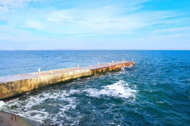 Odessa, Ukrayna 'da güneşli bir günde bir rıhtım manzarası
