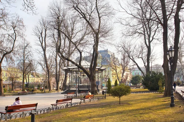 ウクライナのオデッサ市公園でGazebo — ストック写真