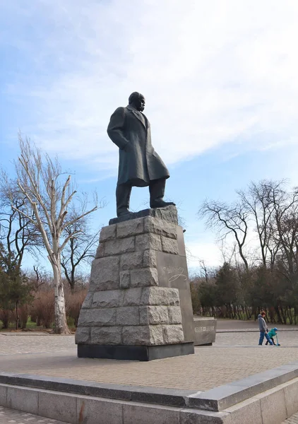 乌克兰敖德萨舍甫琴科公园塔拉斯 舍甫琴科纪念碑 — 图库照片