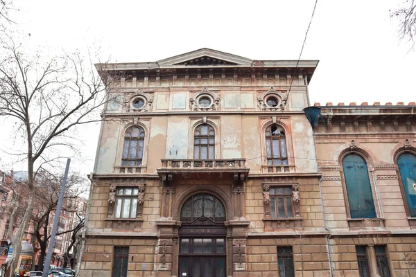 乌克兰敖德萨希腊街的银行大楼 — 图库照片
