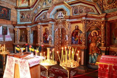 Ukrayna 'nın başkenti Kyiv' de, Büyük Şehit Kilisesi veya Skansen Pirogovo 'daki Pyatnitskaya Kilisesi.