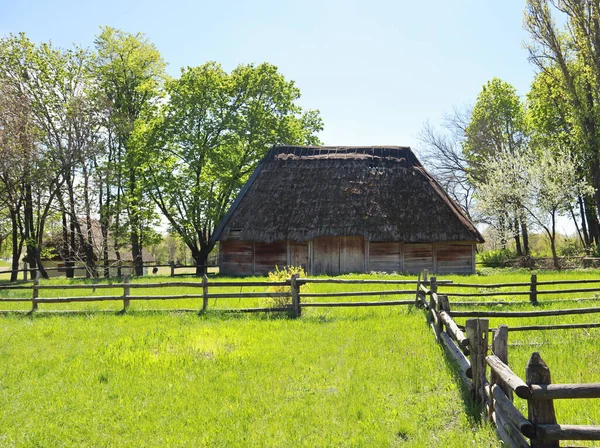 乌克兰18 19世纪传统谷仓 位于乌克兰基辅的Skansen Pirogovo — 图库照片