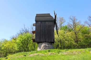 Ukrayna, Kyiv 'deki Kevinsen Pirogovo' daki ahşap değirmen.