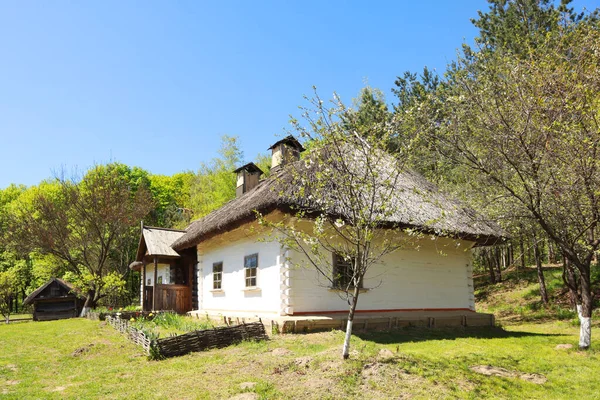 Whitewashed Ukrainian Vintage House Middle Transnistria Skansen Pirogovo Kyiv Ucrânia — Fotografia de Stock